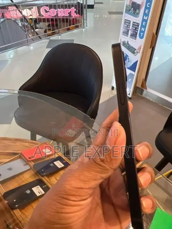 Apple iPhone 12 (Used)