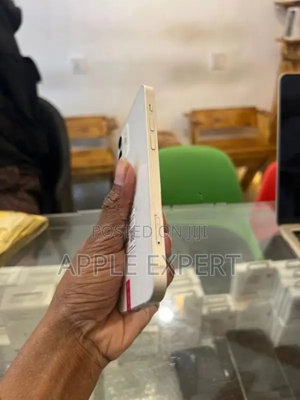 Apple iPhone 12 (Used)