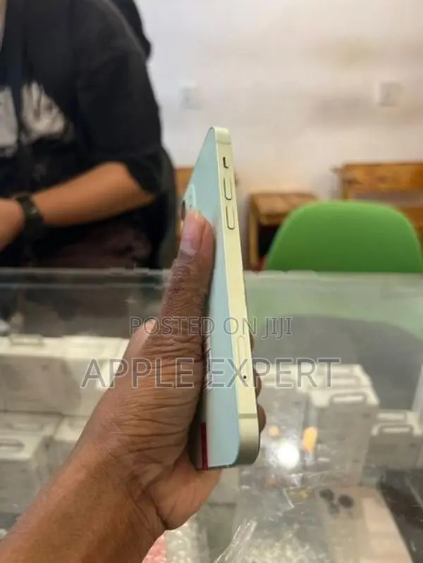 Apple iPhone 12 (Used)