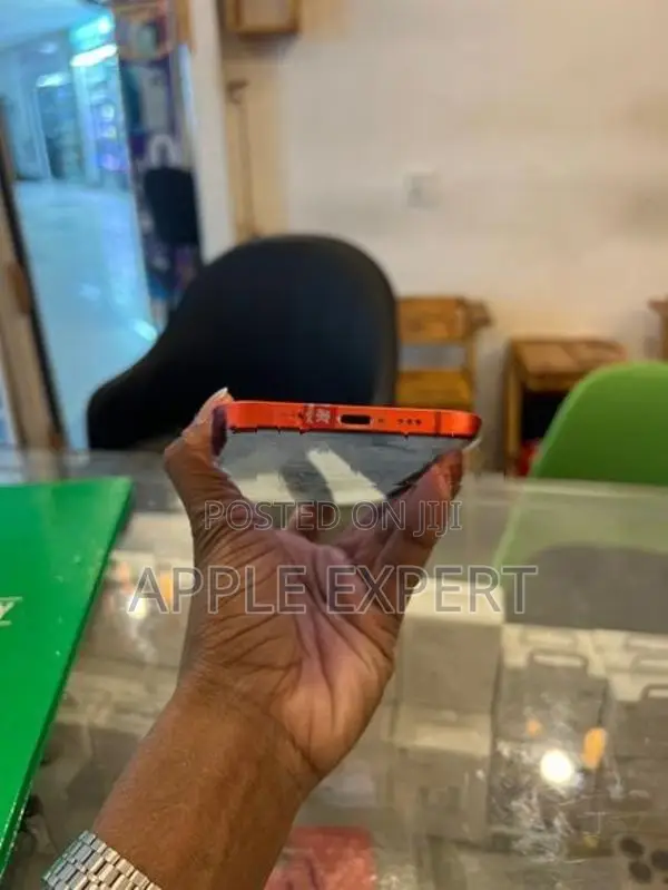 Apple iPhone 12 (Used)