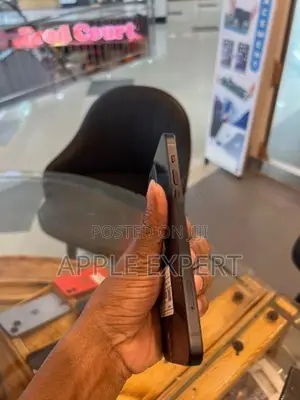 Apple iPhone 12 (Used)