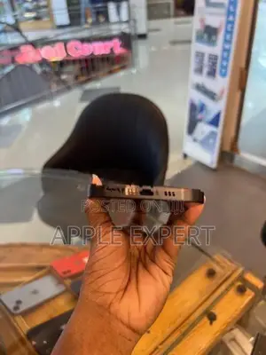 Apple iPhone 12 (Used)