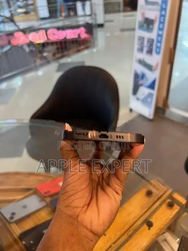 Apple iPhone 12 (Used)