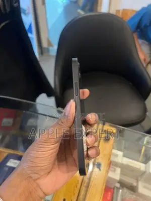 Apple iPhone 12 (Used)