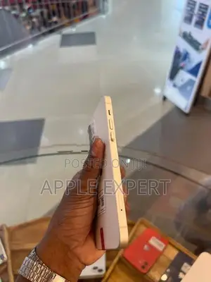 Apple iPhone 12 (Used)