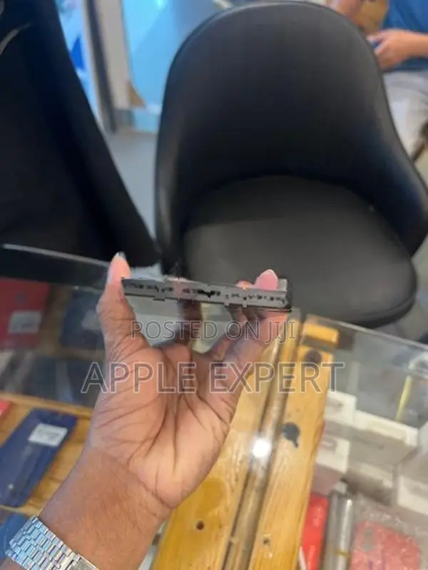 Apple iPhone 12 (Used)