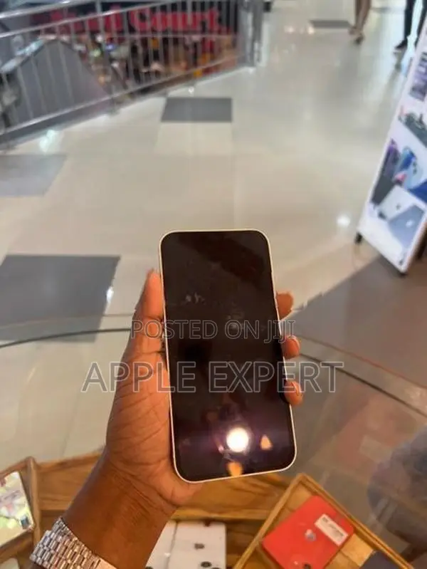 Apple iPhone 12 (Used)