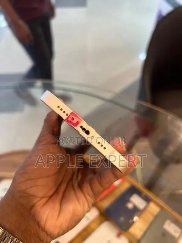 Apple iPhone 12 (Used)