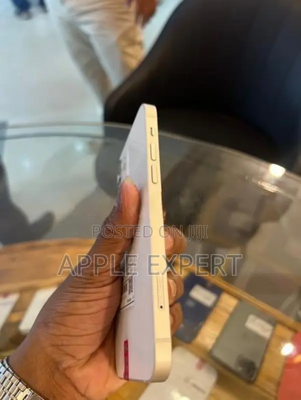 Apple iPhone 12 (Used)