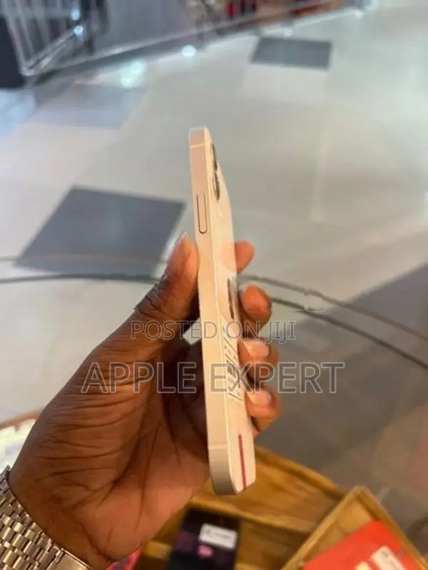 Apple iPhone 12 (Used)