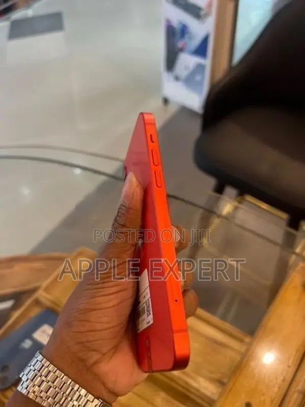 Apple iPhone 12 (Used)