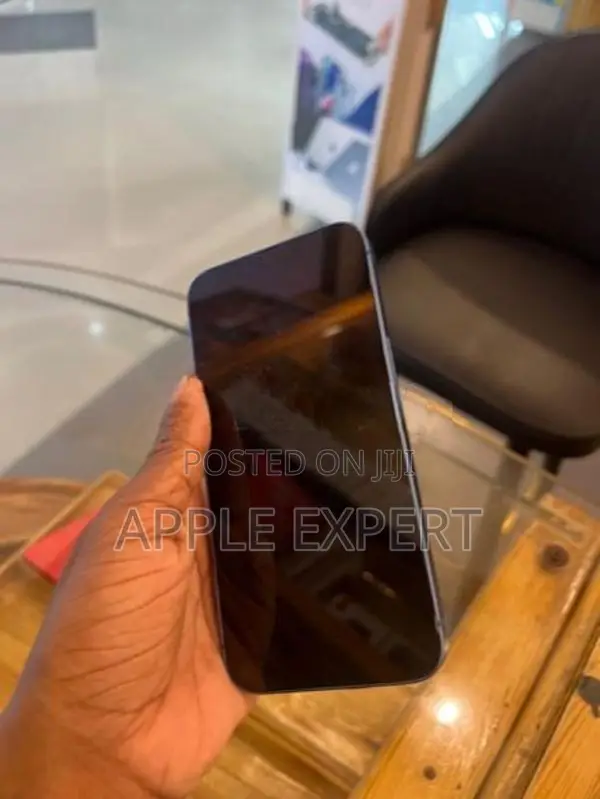 Apple iPhone 12 (Used)