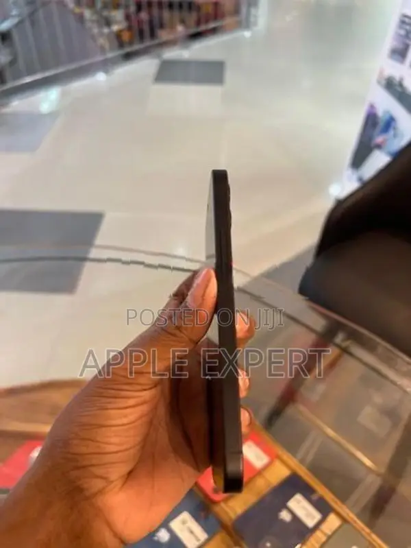 Apple iPhone 12 (Used)