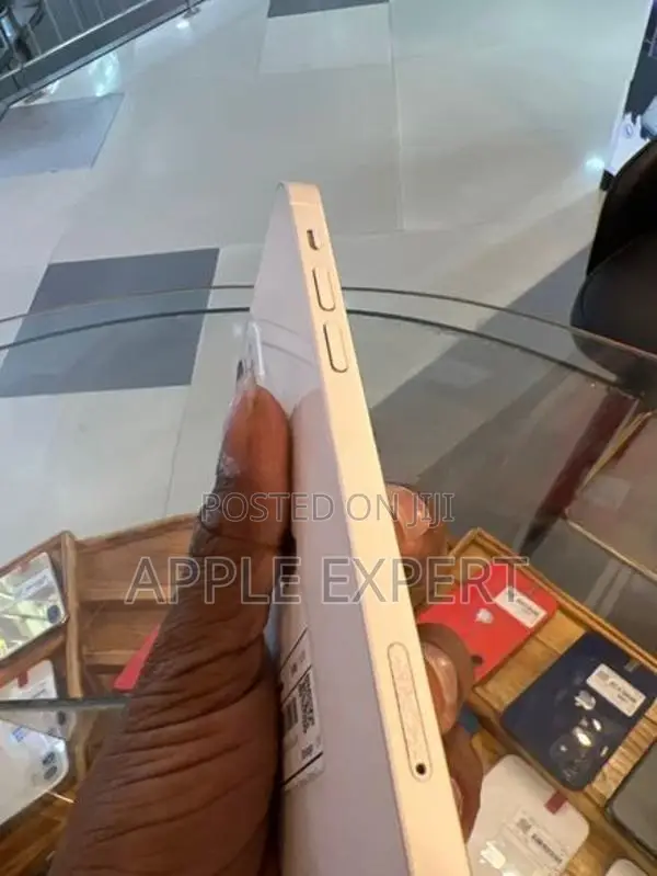 Apple iPhone 12 (Used)