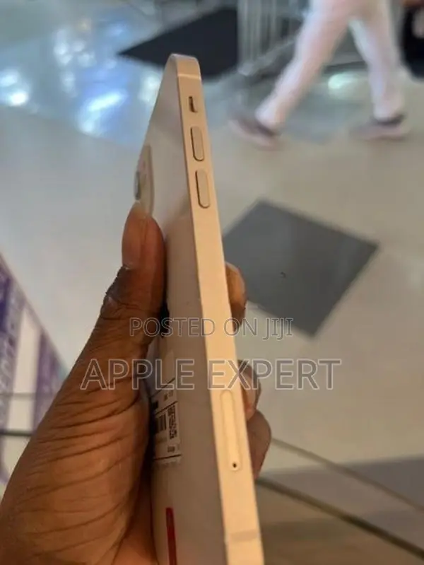 Apple iPhone 12 (Used)