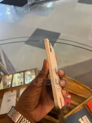 Apple iPhone 12 (Used)