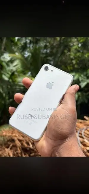 Apple iPhone 7 32GB (Used)