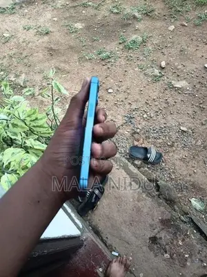 Apple iPhone 13 (Used)