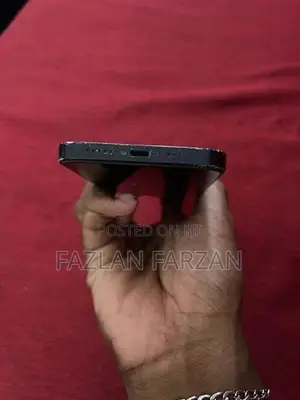 Apple iPhone 12 (Used)