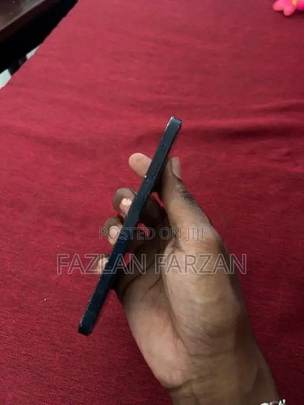Apple iPhone 12 (Used)