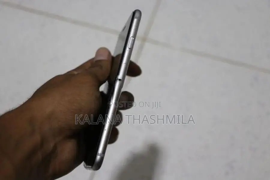 Apple iPhone 6S (Used)