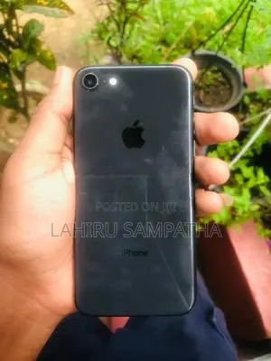 Apple iPhone 8 (Used)