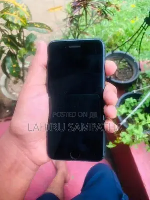 Apple iPhone 8 (Used)