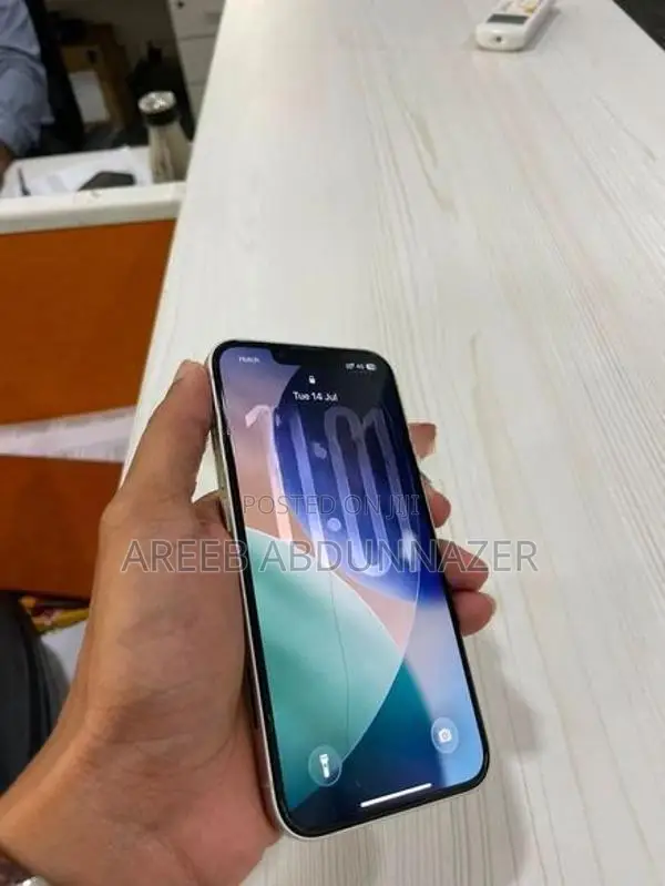 Apple iPhone 13 (Used)