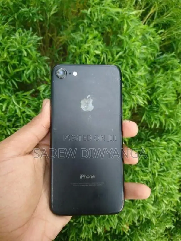 Apple iPhone 7 128GB (Used)