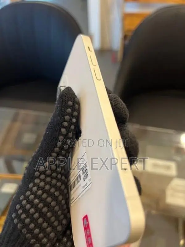 Apple iPhone 12 (Used)