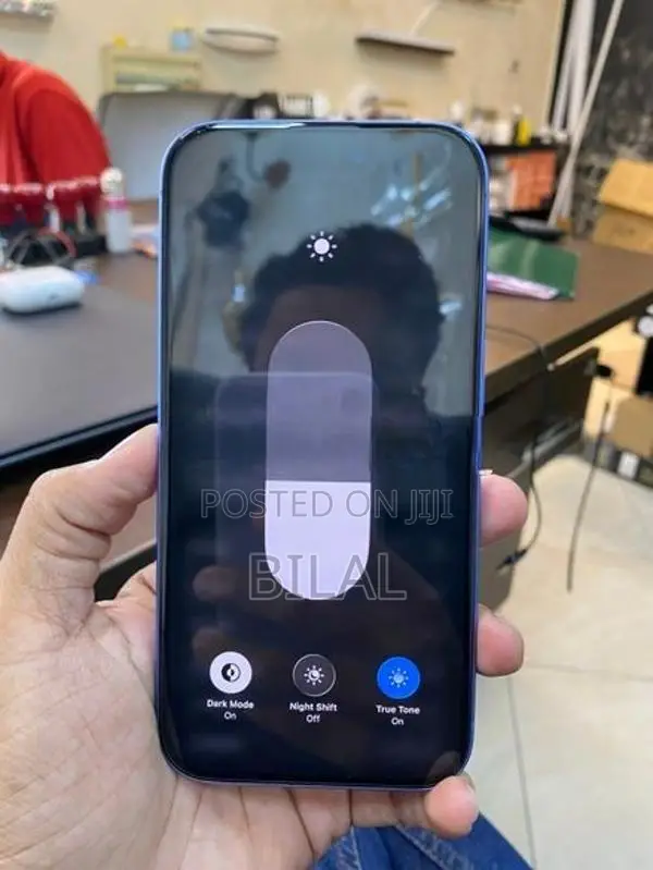 Apple iPhone 16 (Used)