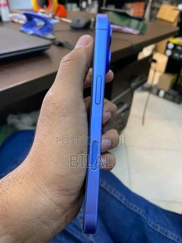 Apple iPhone 16 (Used)