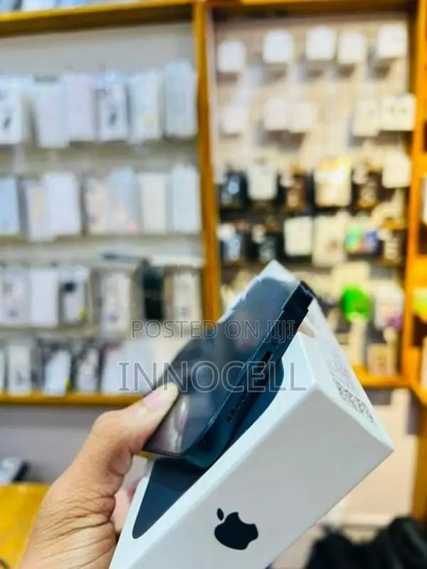 Apple iPhone 13 128GB (Used)