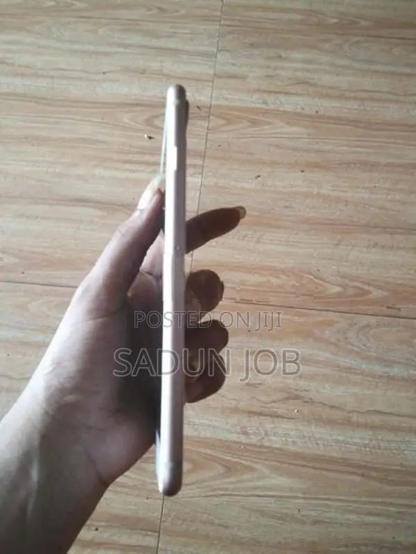 Apple iPhone 8 Plus (Used)