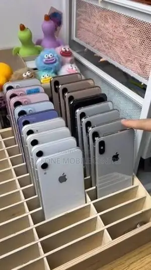 Apple iPhone XS Max 256GB NEW SEAL PACK. (Brand New)