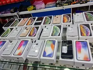 Apple iPhone XS Max 256GB NEW SEAL PACK. (Brand New)