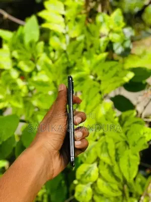 Apple iPhone XS (Used)