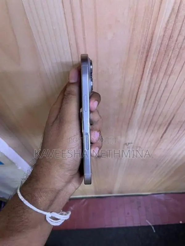 Apple iPhone 16 Pro 256GB (Used)