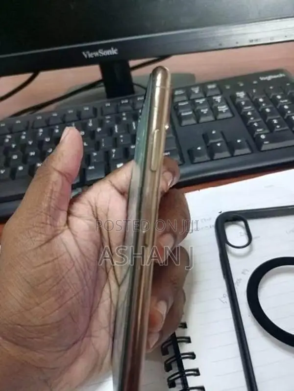 Apple iPhone XS (Used)