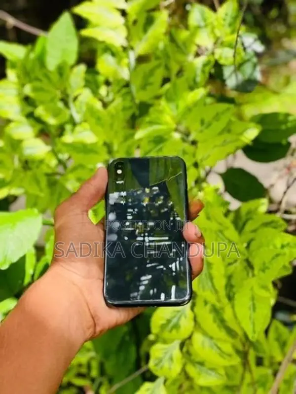 Apple iPhone XS (Used)