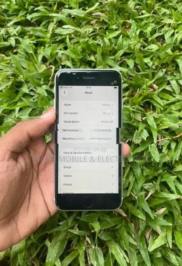 Apple iPhone SE 2 64GB (Used)
