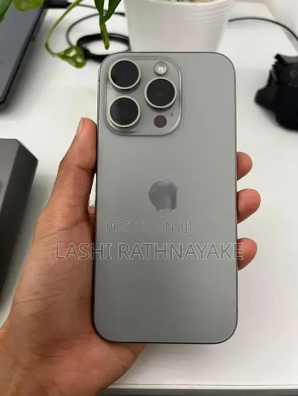 Apple iPhone 15 Pro (Used)