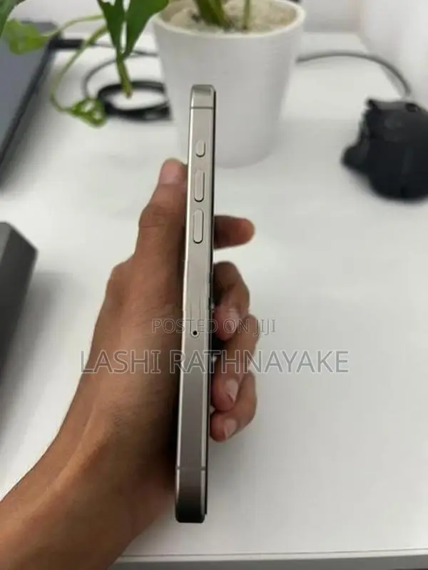 Apple iPhone 15 Pro (Used)