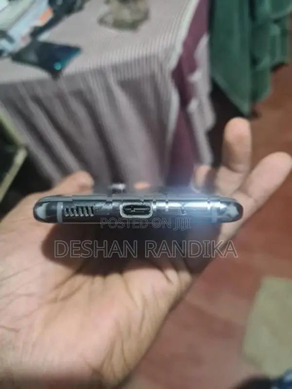 Samsung Galaxy S20 (Used)