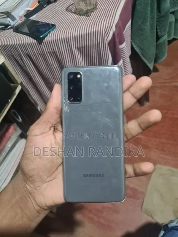 Samsung Galaxy S20 (Used)