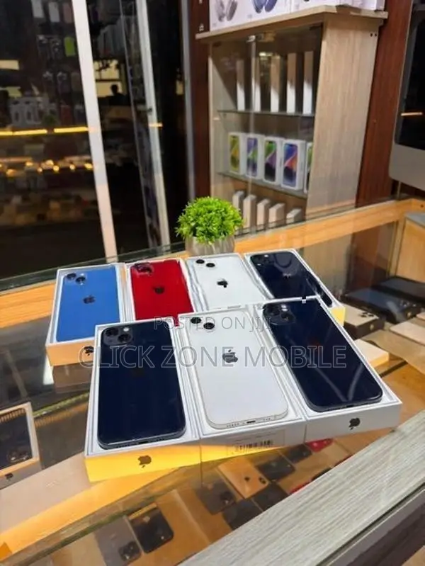 Apple iPhone 13 128GB (Used)