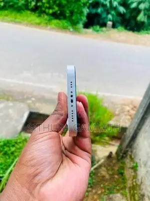 Apple iPhone 13 (Used)