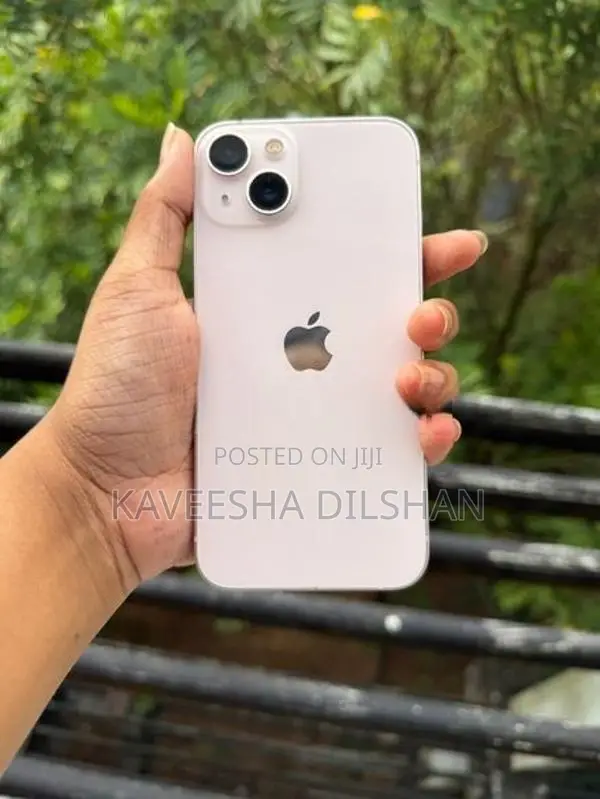 Apple iPhone 13 (Used)
