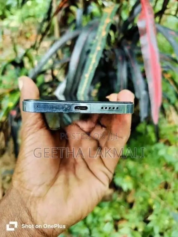 Vivo V25 5g (Used)