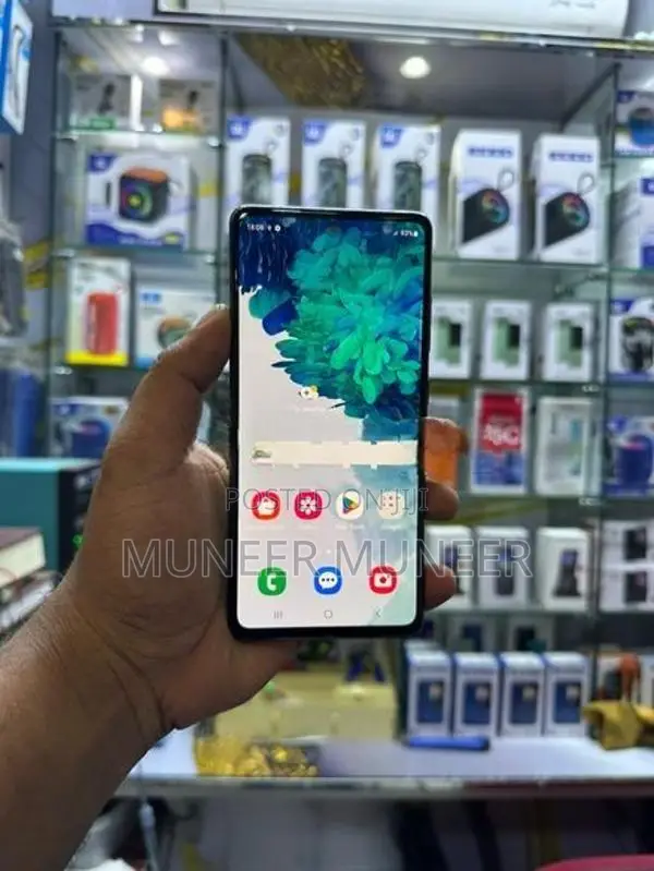 Samsung Galaxy S20FE Blue (Used)